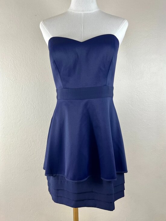 BCBGeneration Dresses & Skirts - Y2K BCBGeneration Midnight Blue Strapless Mini Dress Sz 8 With Tags